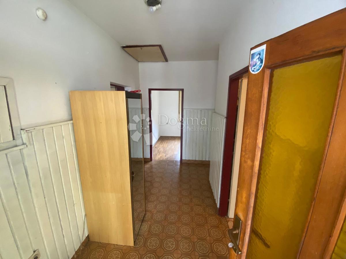 Hiša Budainka, Slavonski Brod, 450m2