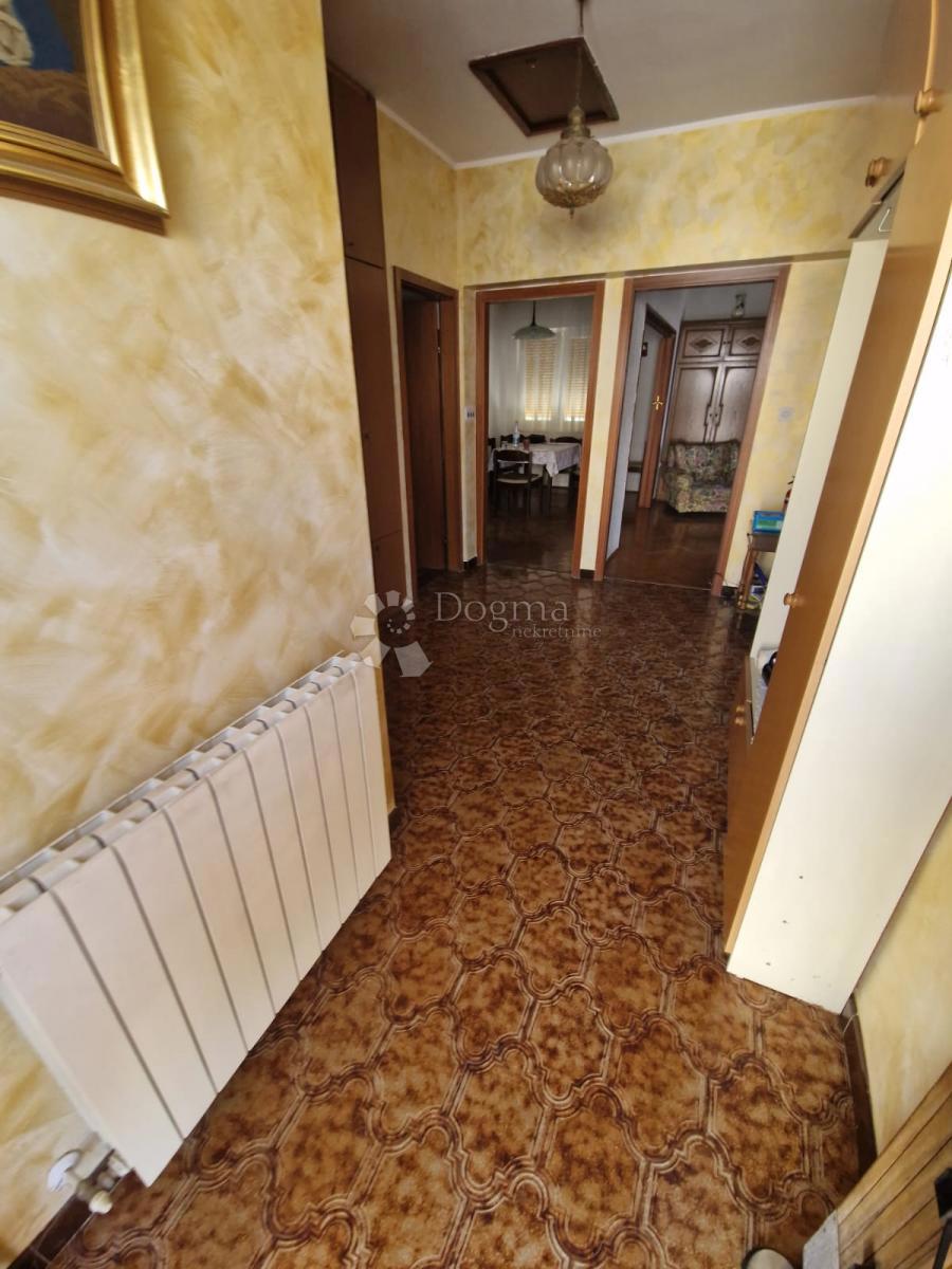 Hiša Drenova, Rijeka, 364m2