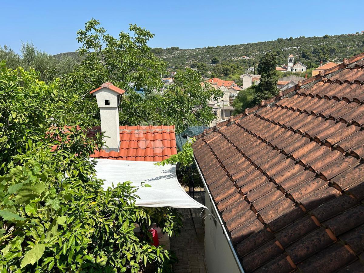 Čudovita hiša s pogledom na morje