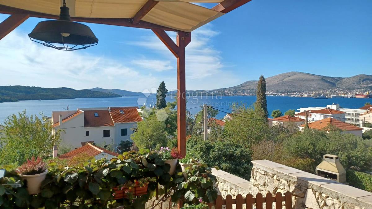 Stanovanje Okrug Gornji, Okrug, 109,64m2