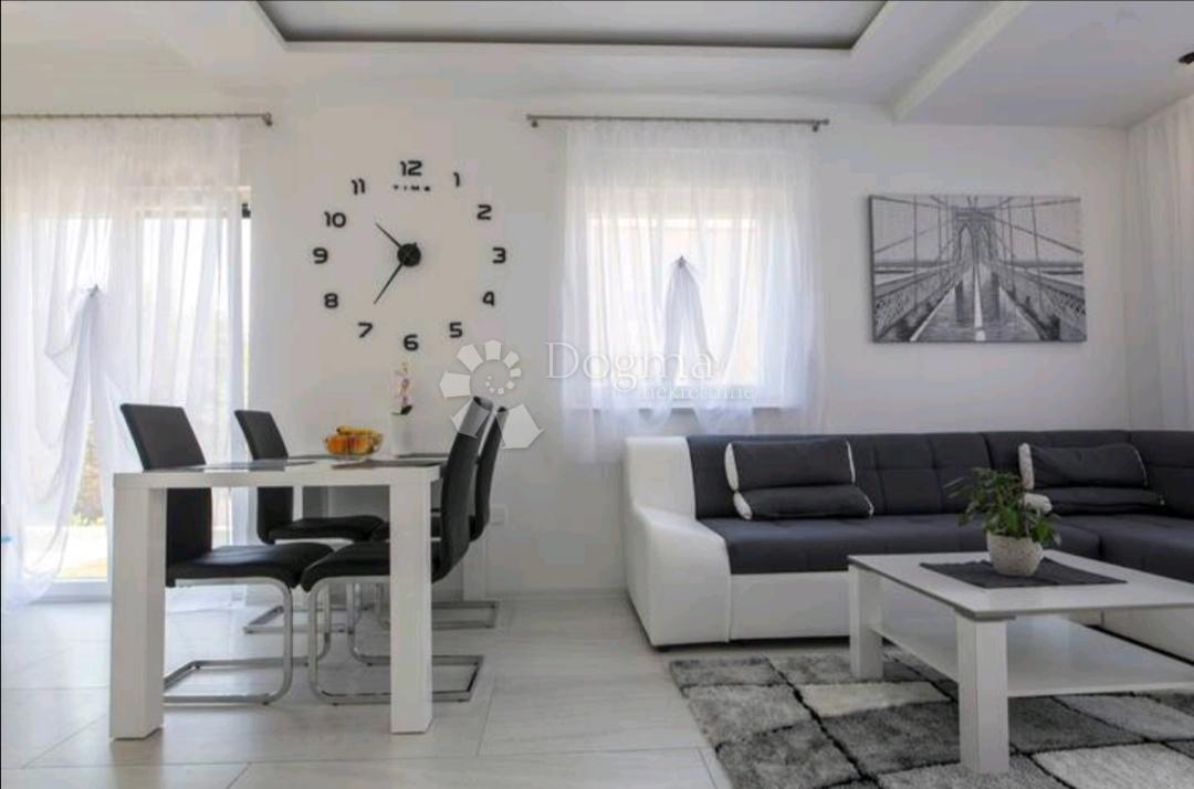 Hiša Vodice, 130m2