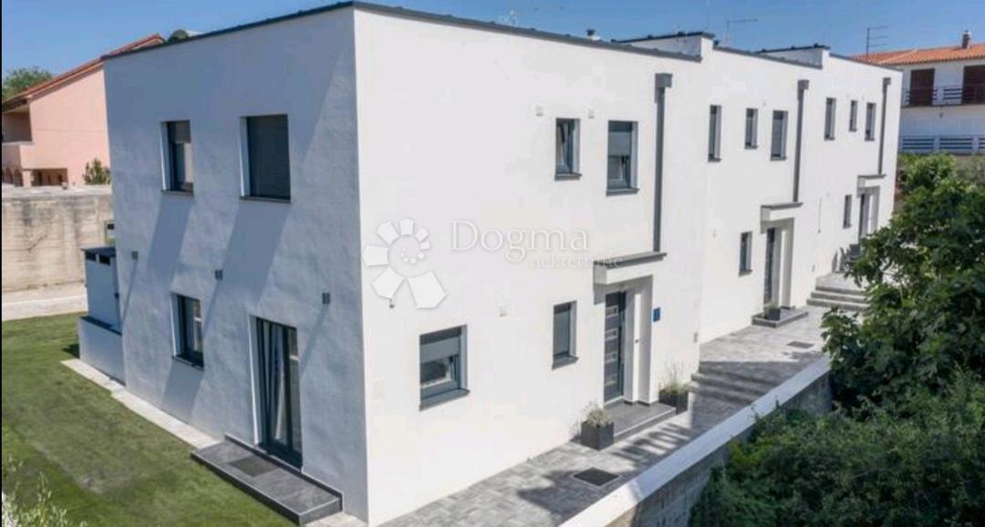 Hiša Vodice, 130m2