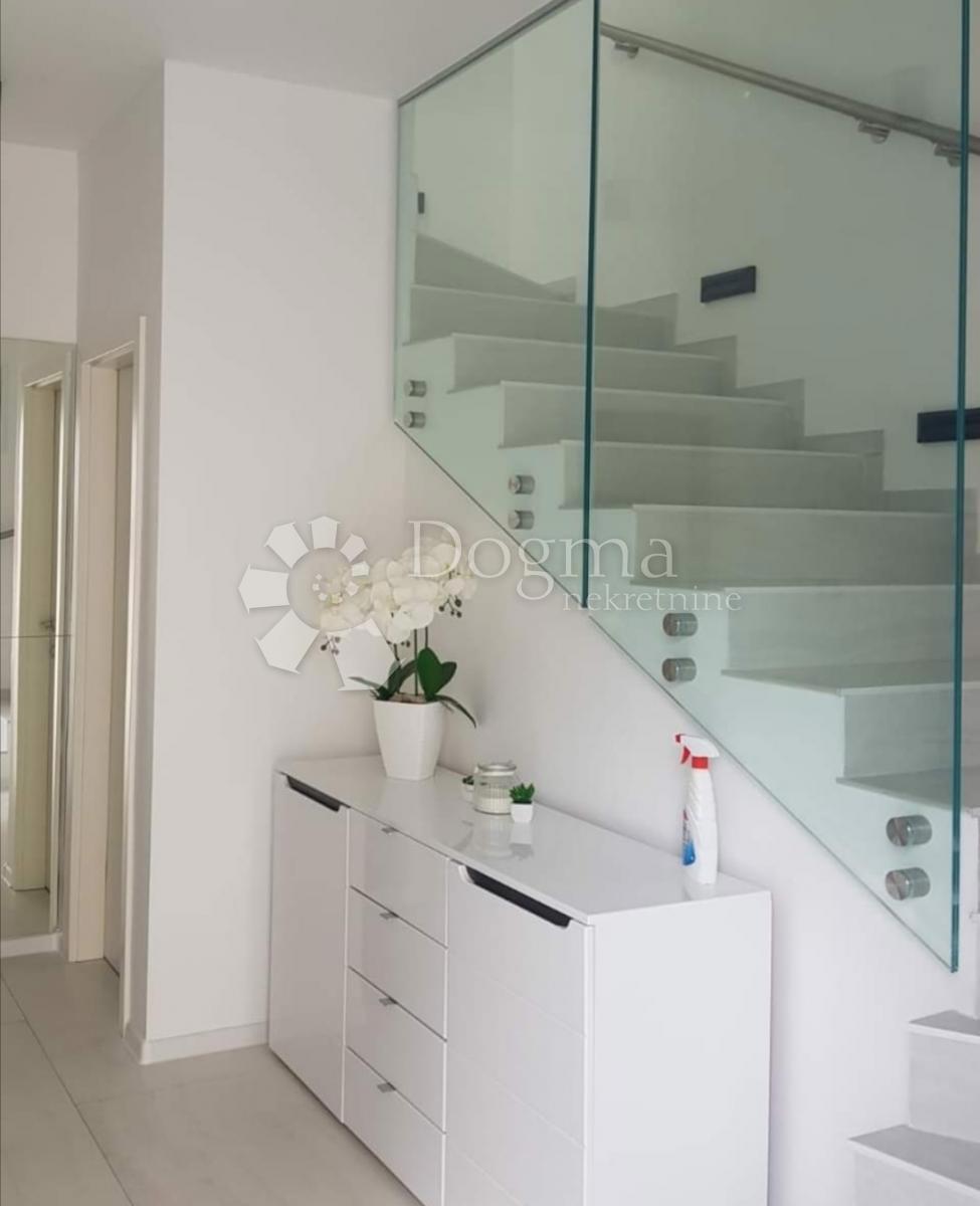 Hiša Vodice, 130m2