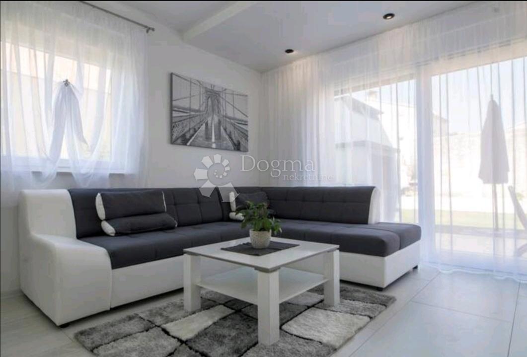 Hiša Vodice, 130m2