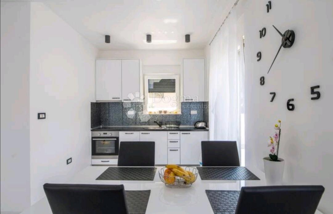 Hiša Vodice, 130m2