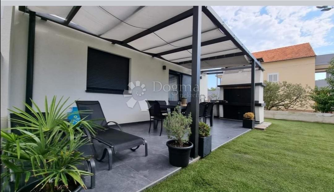 Hiša Vodice, 130m2