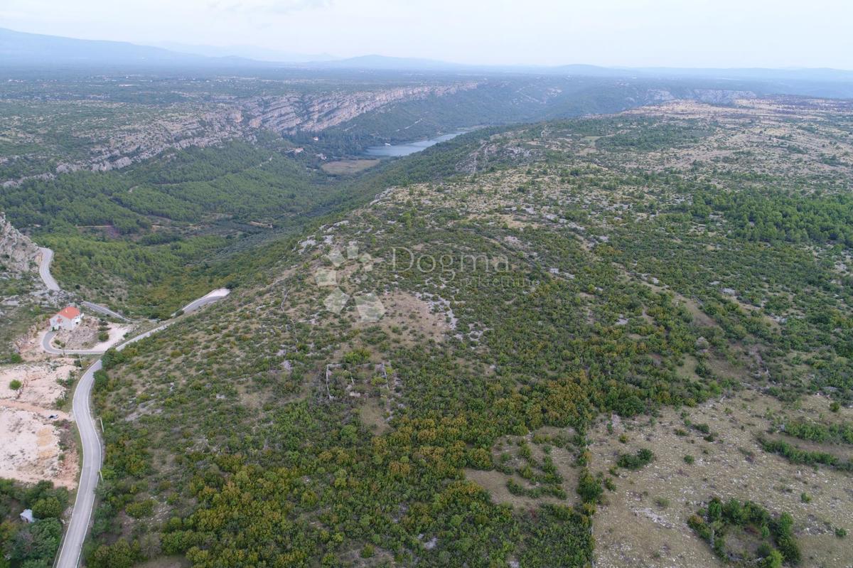 Prekrasno Zazidljivo zemljišče Rupe, Skradin, 6.691 m²