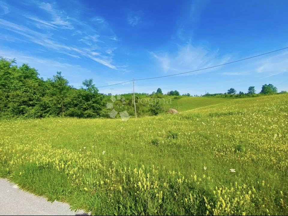 Zazidljivo zemljišče Slunj, 28.500m2