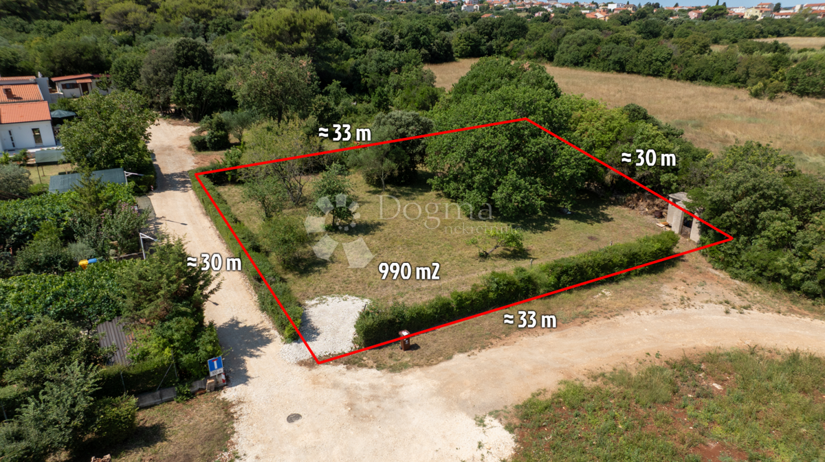 Zazidljivo zemljišče Štinjan, Pula, 990m2