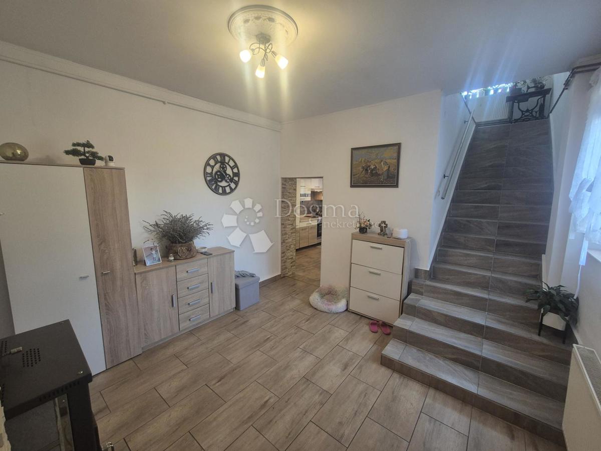 Hiša Jakuševec Zabočki, Zabok, 204m2