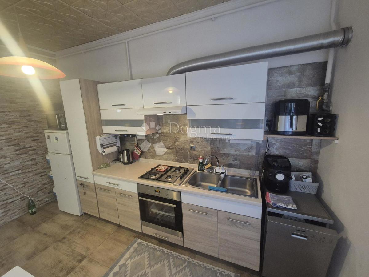 Hiša Jakuševec Zabočki, Zabok, 204m2