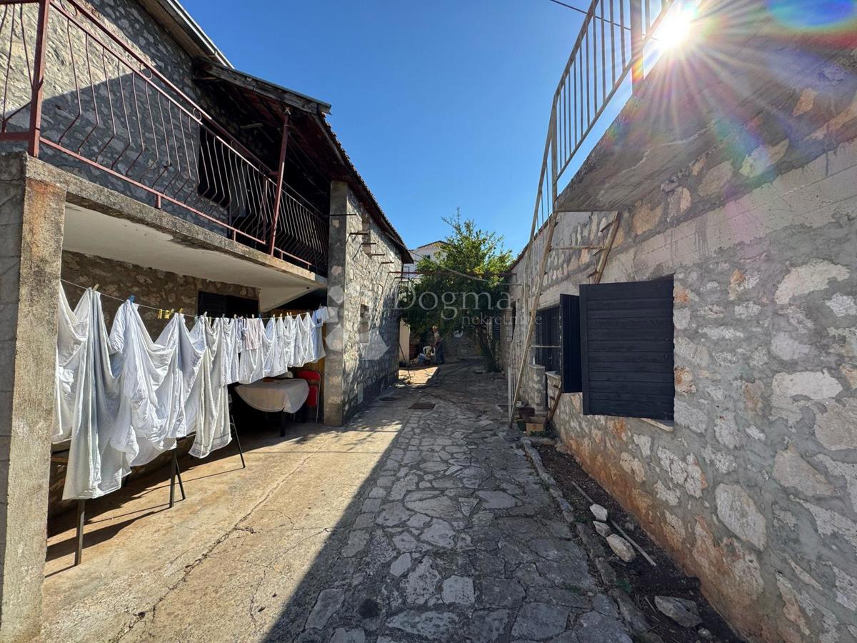Hiša Supetar, 250m2