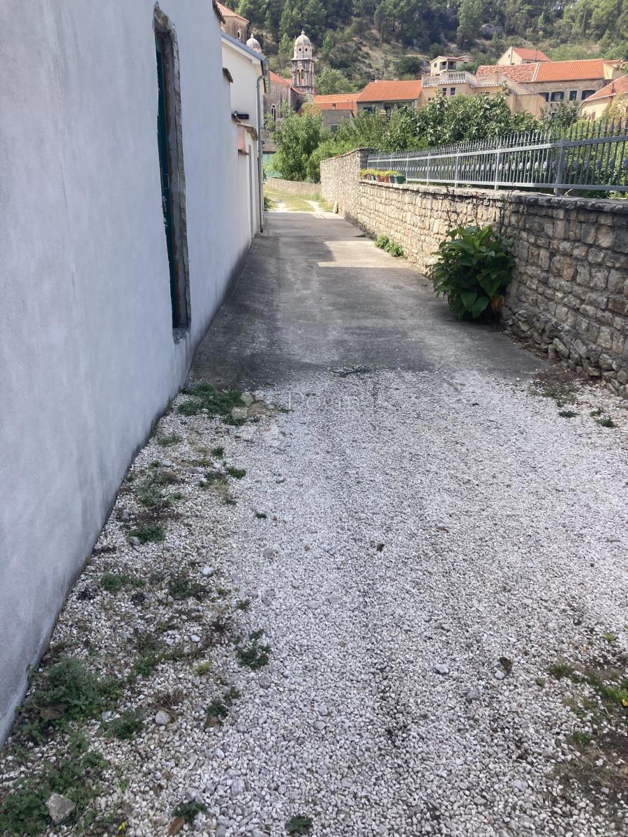 Zazidljivo zemljišče Skradin, 1.050m2