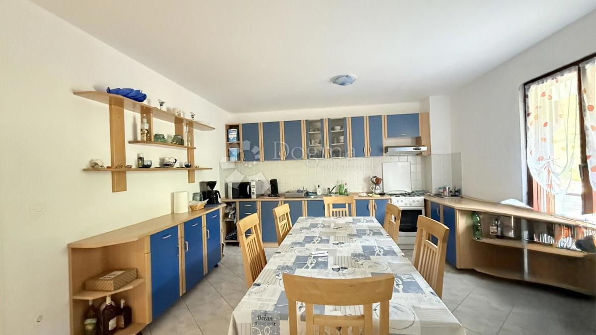 Hiša Raša, 200m2
