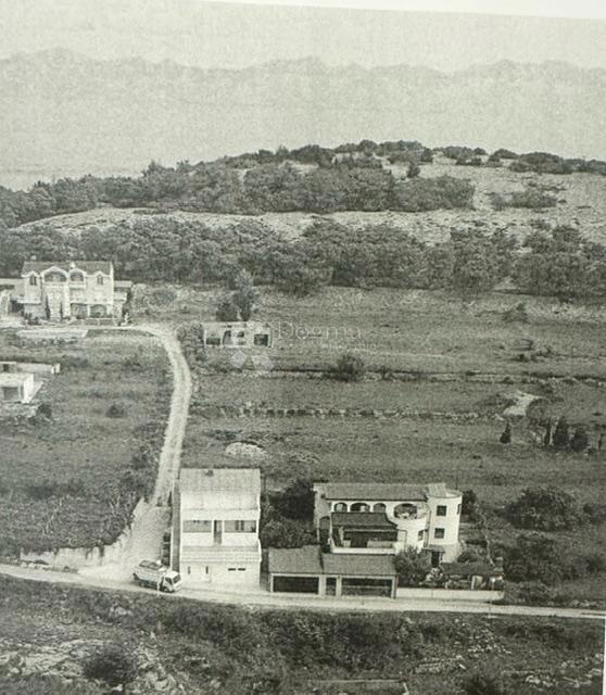 Kmetijsko zemljišče Povljana, 1.260m2