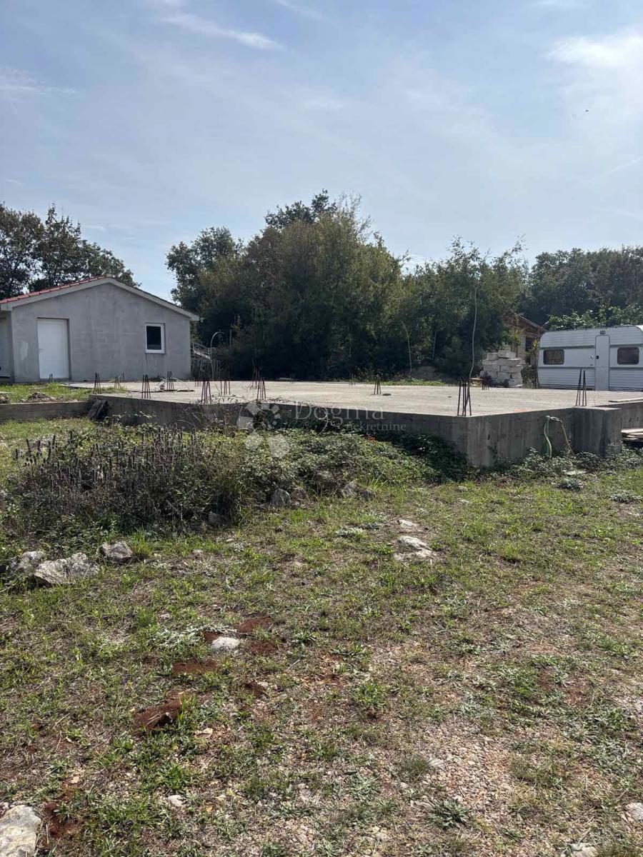 Zazidljivo zemljišče Milohnići, Krk, 926m2