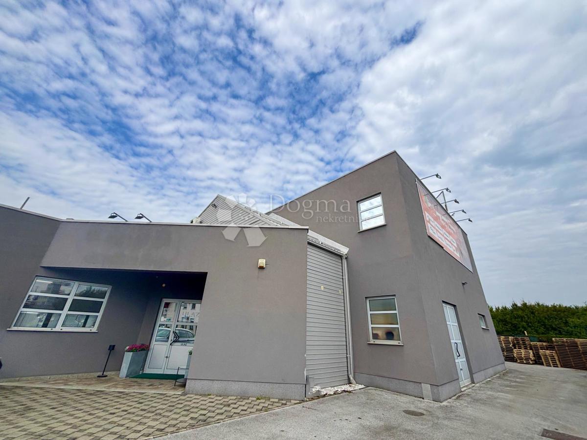 Poslovni prostor Sopnica, Sesvete, 700m2