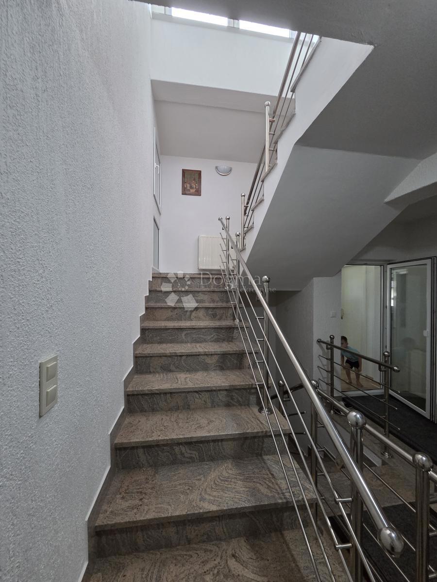 Hiša Kraljevečki Novaki, Sesvete, 568,40m2