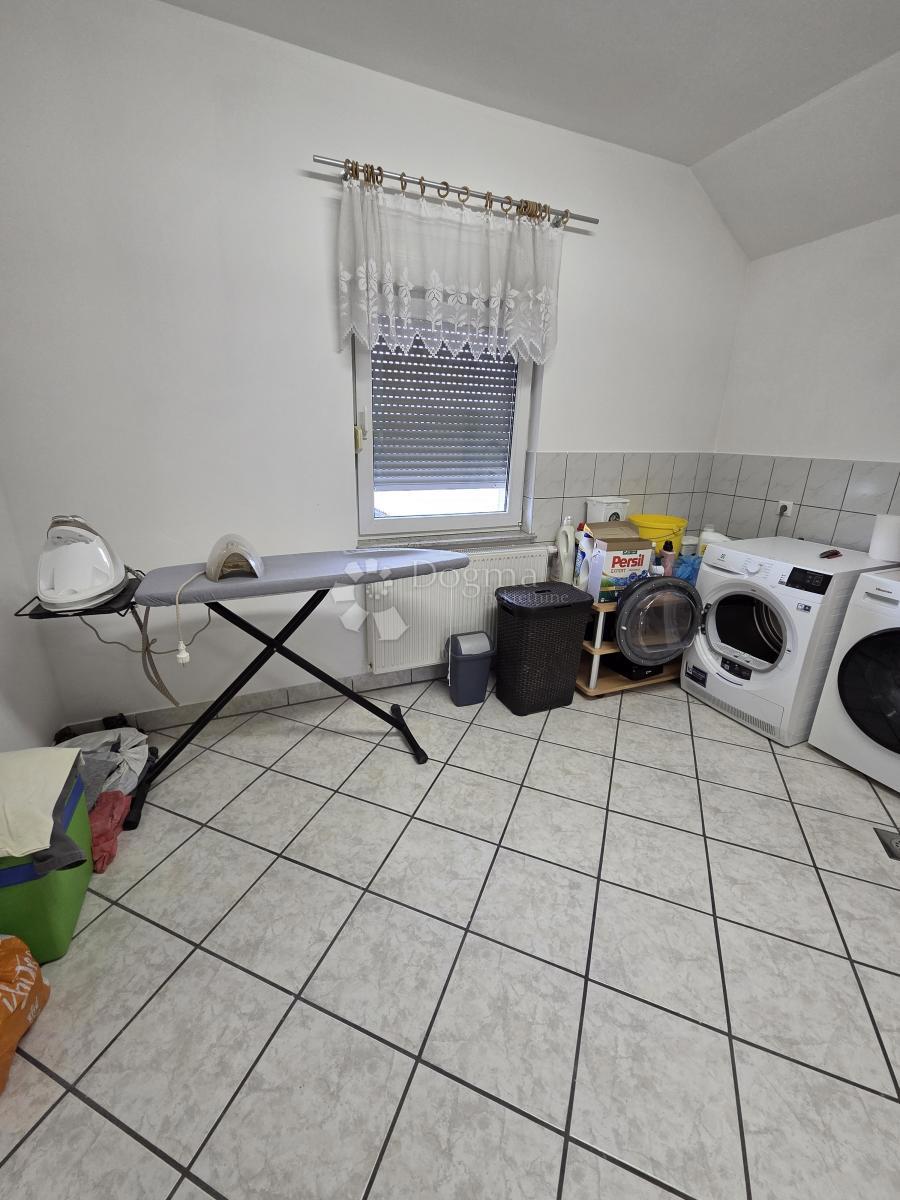 Hiša Kraljevečki Novaki, Sesvete, 568,40m2