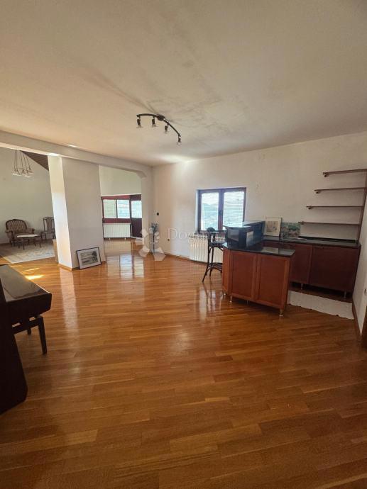 Hiša Zibel, Sisak, 409m2