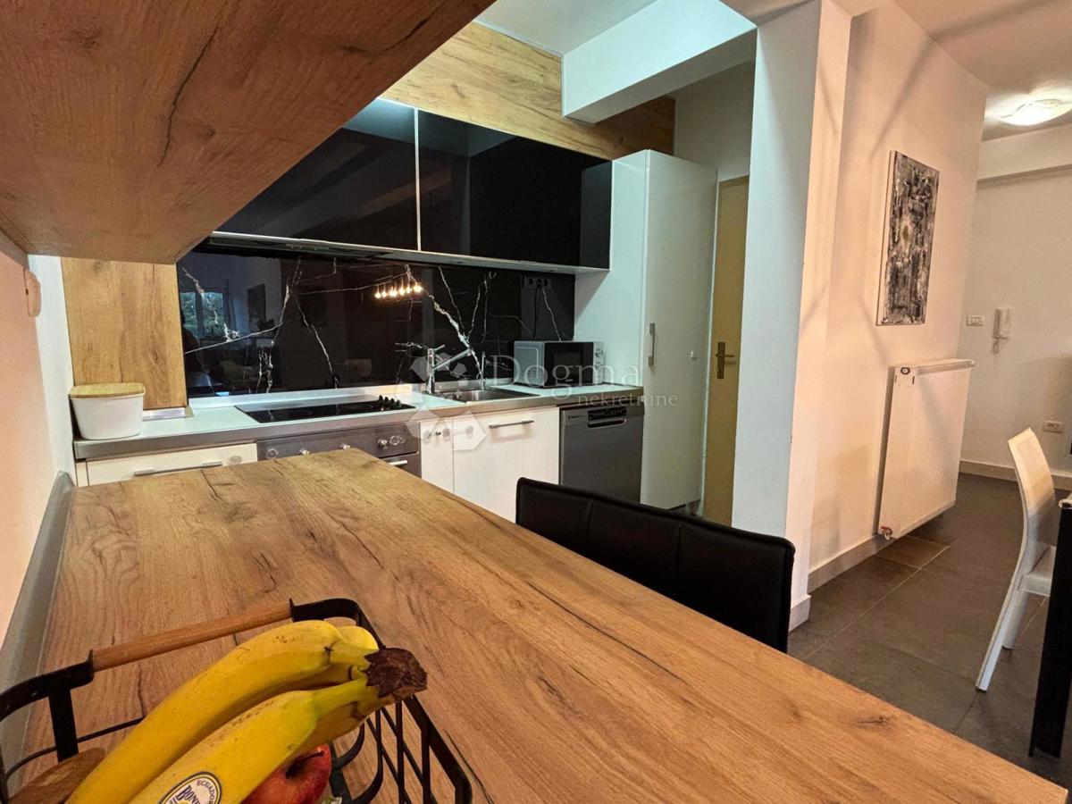 Čudovito stanovanje s pogledom na morje!