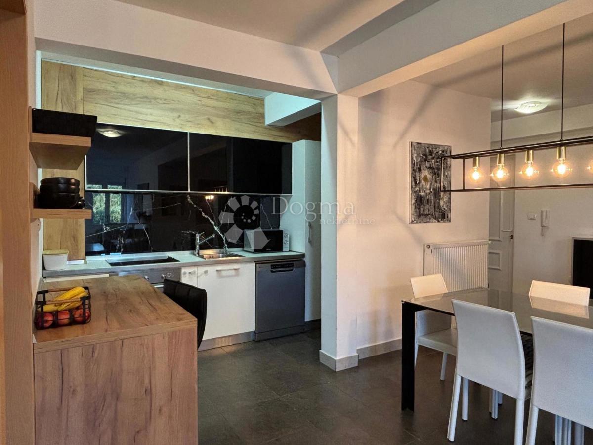 Čudovito stanovanje s pogledom na morje!