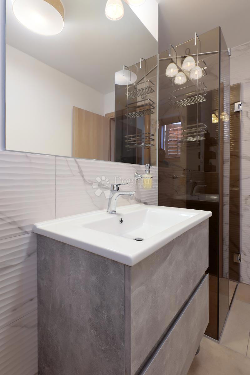 Hiša Molat, Zadar - Okolica, 140m2