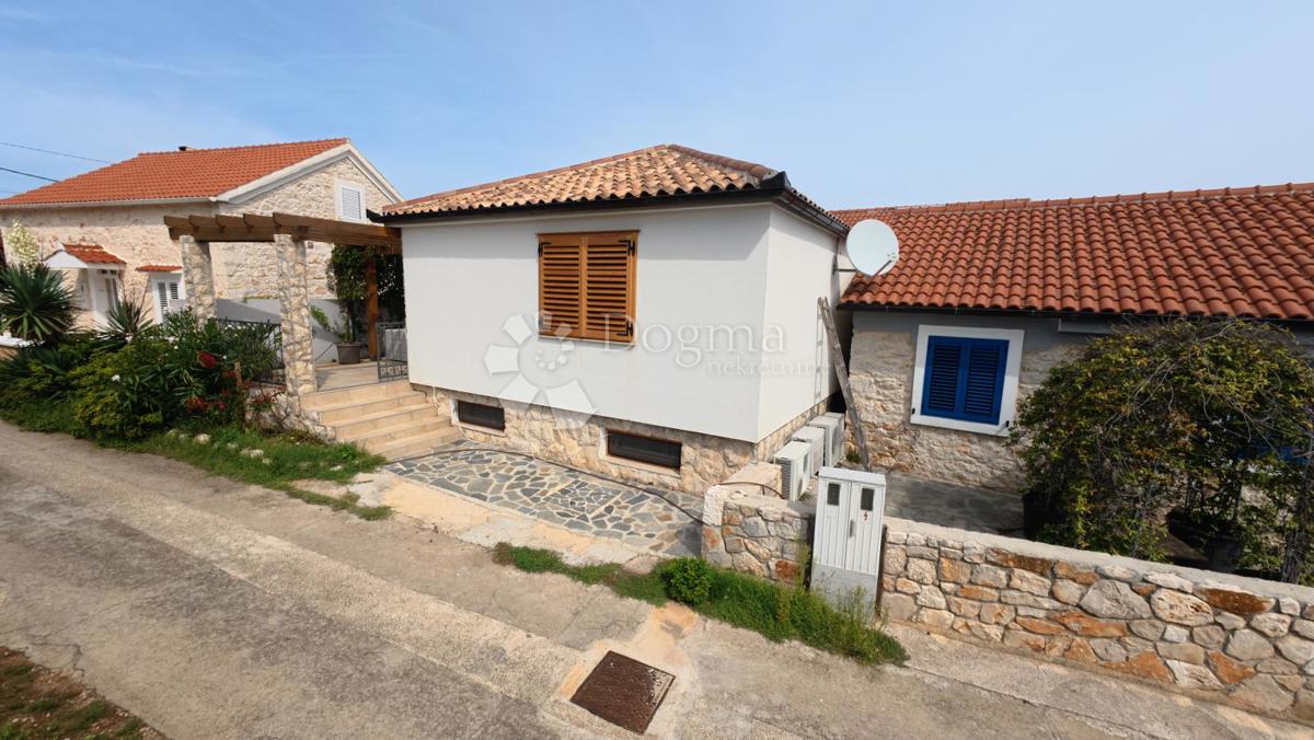 Hiša Molat, Zadar - Okolica, 140m2