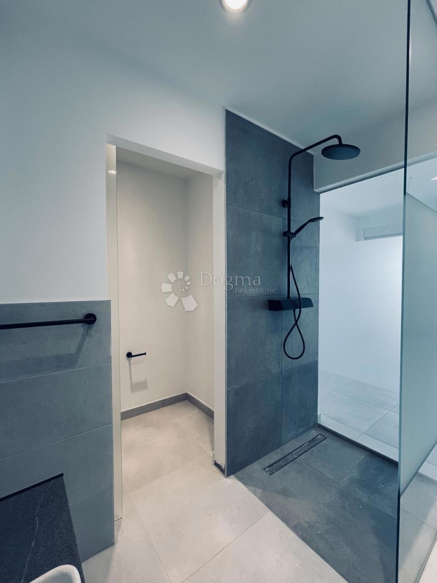 Stanovanje Maslenica, Jasenice, 107m2