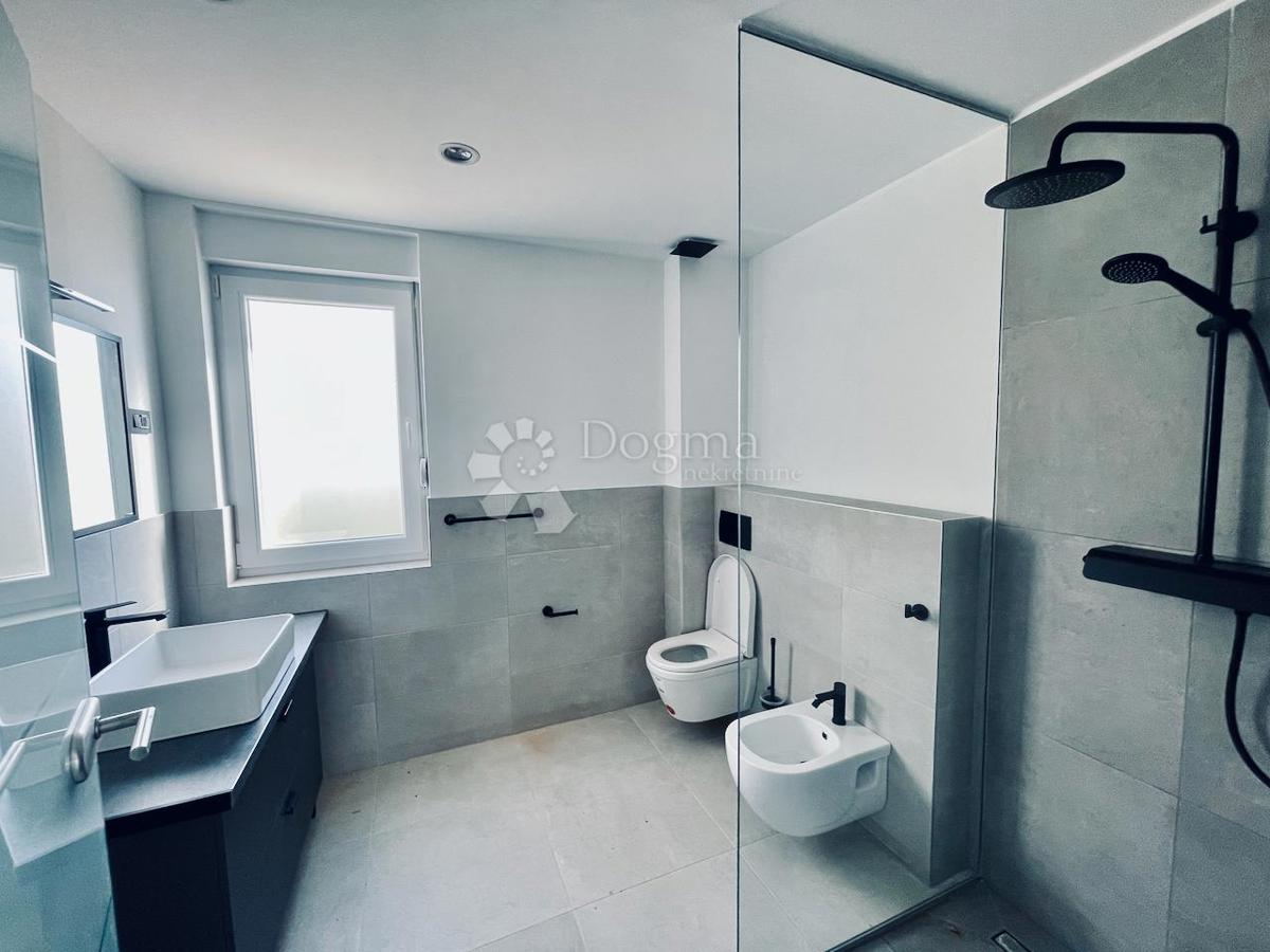 Stanovanje Maslenica, Jasenice, 107m2