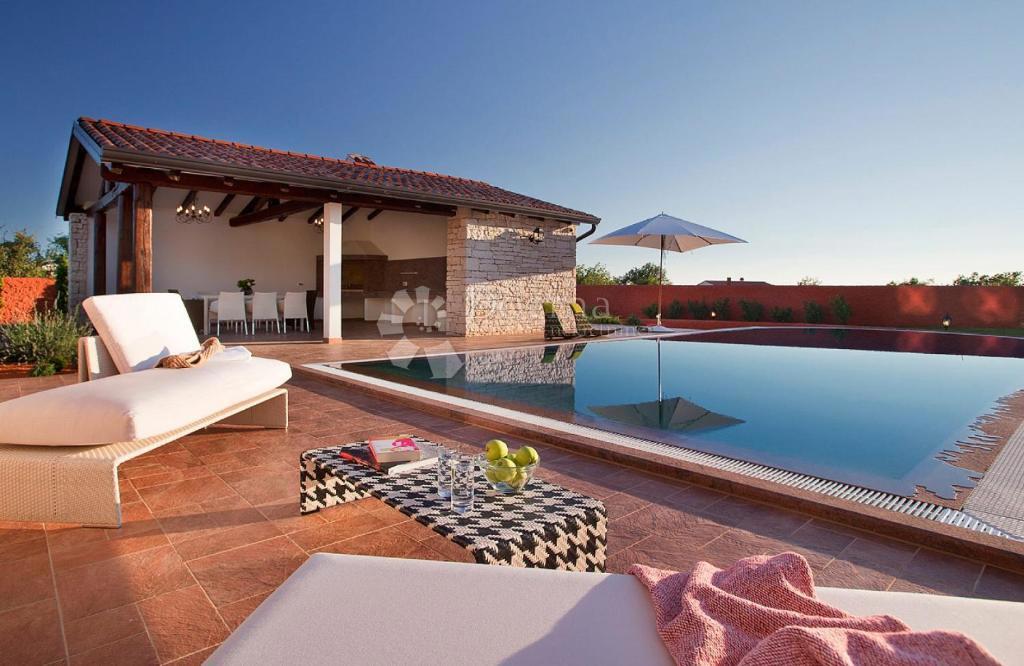 Hiša Svetvinčenat, 290m2