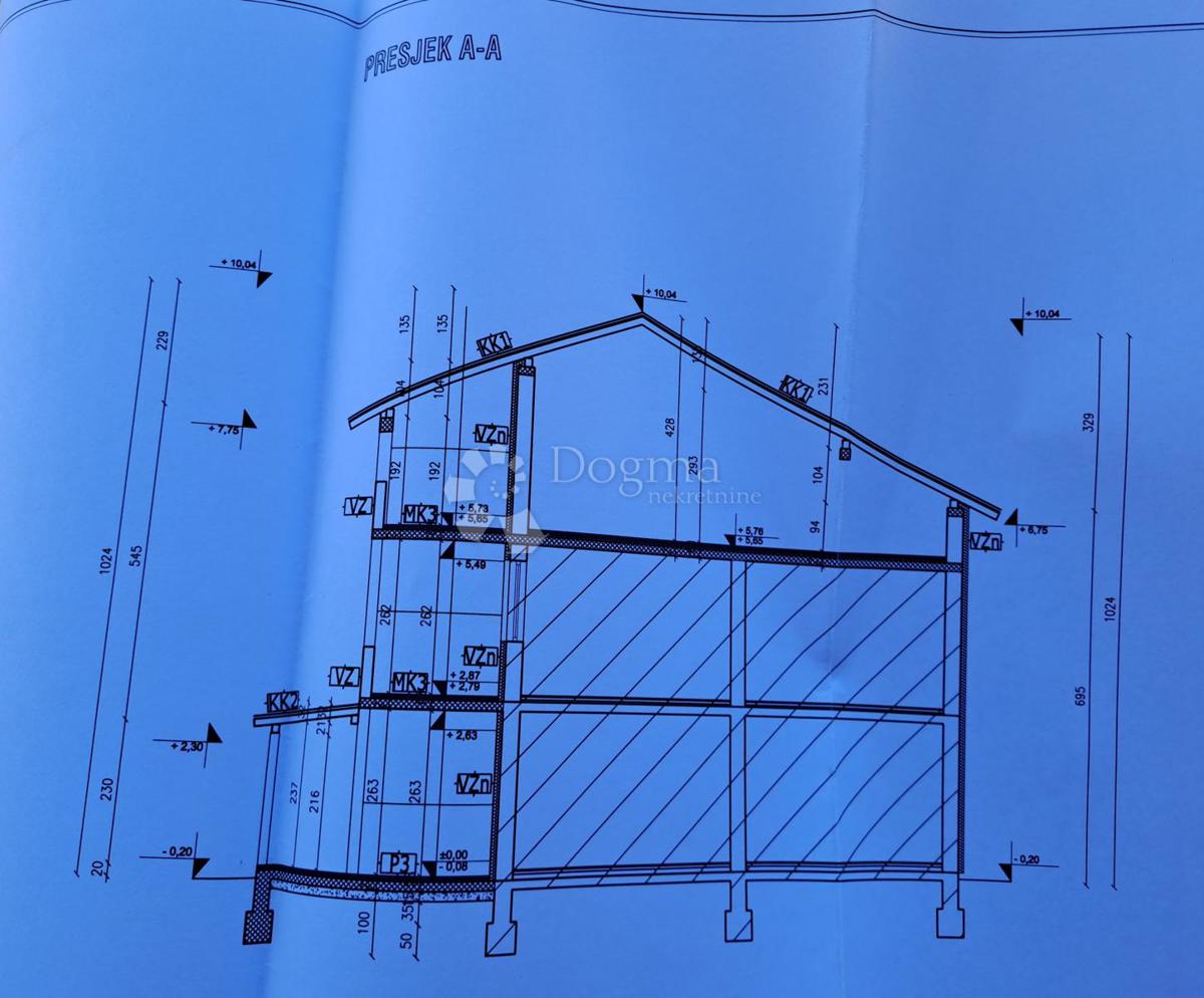Hiša Zeleni brijeg, Sisak, 272m2