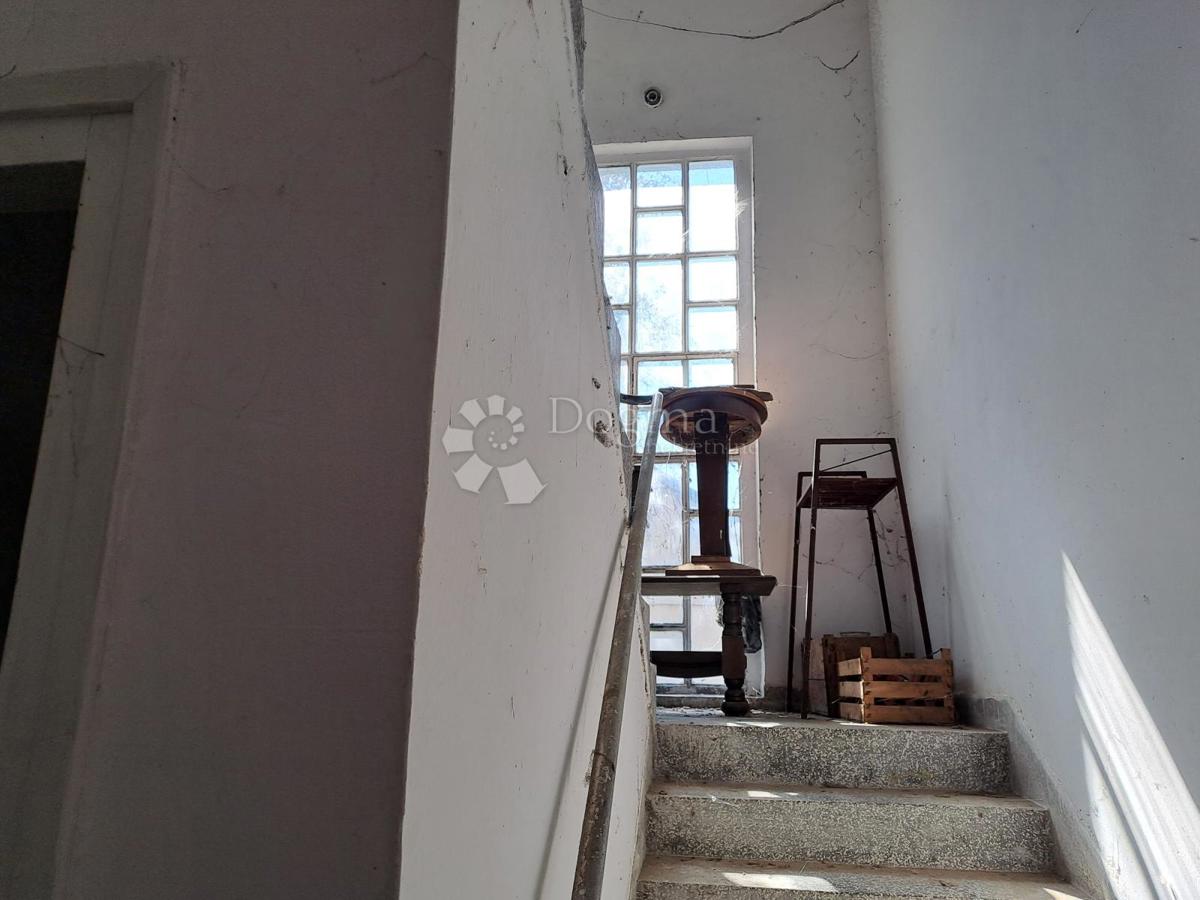 Hiša Zeleni brijeg, Sisak, 272m2