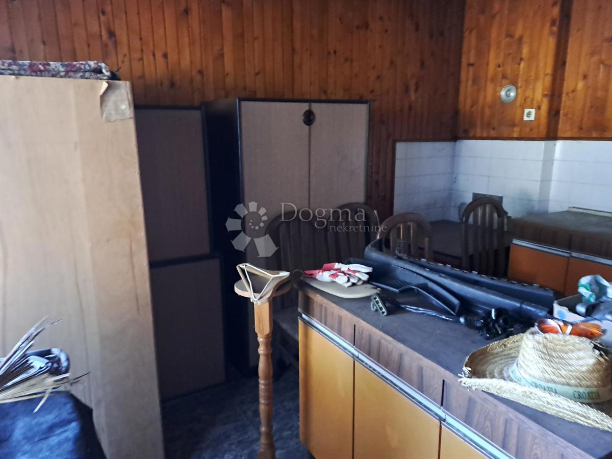 Hiša Zeleni brijeg, Sisak, 272m2