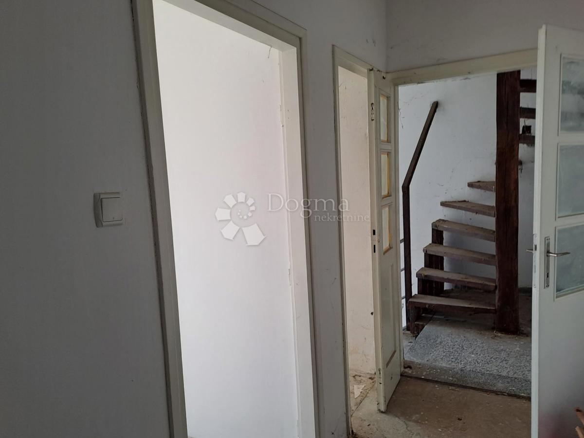 Hiša Zeleni brijeg, Sisak, 272m2