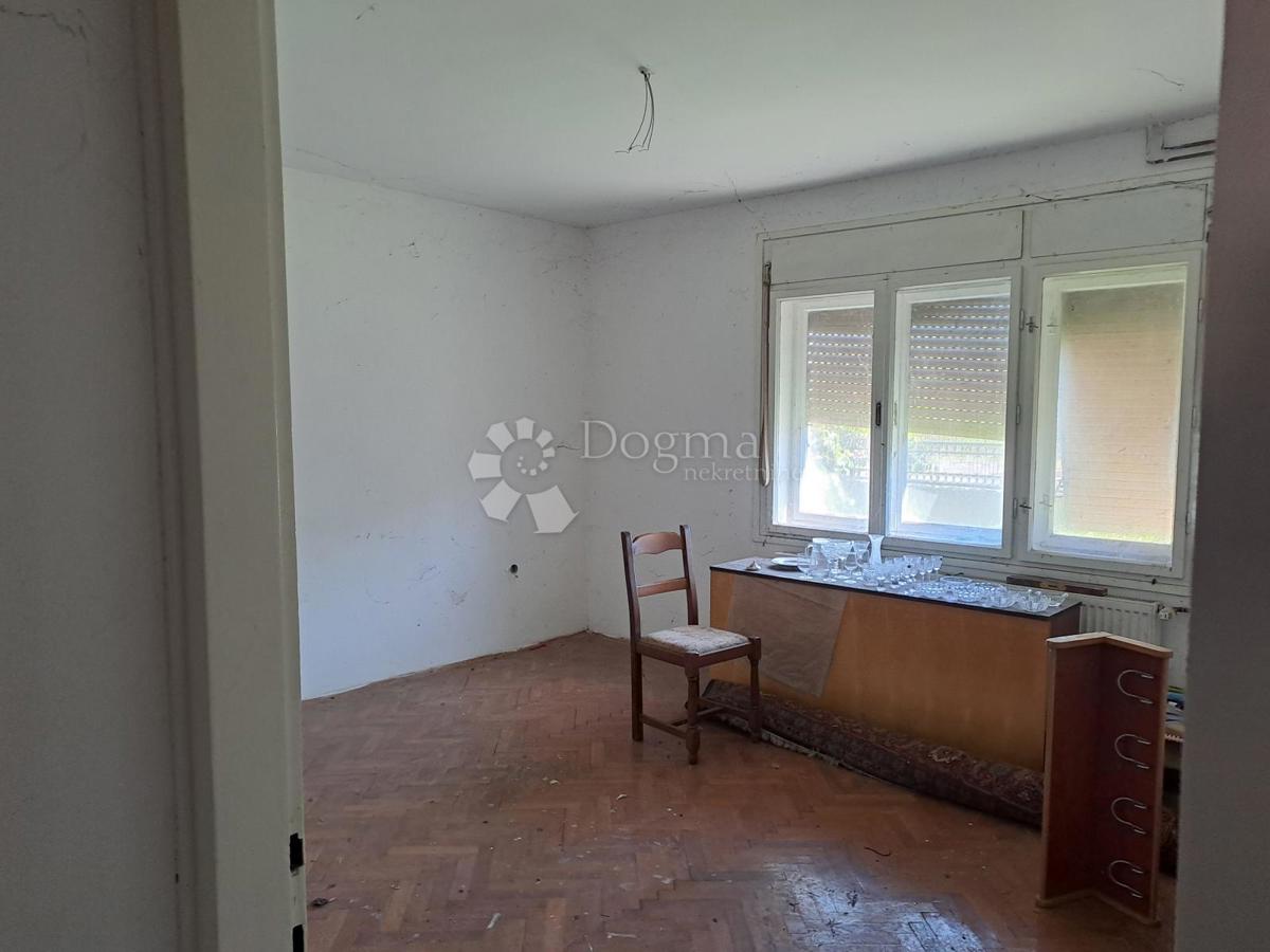 Hiša Zeleni brijeg, Sisak, 272m2