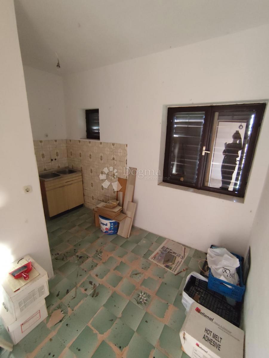 Hiša Raslina, Šibenik - Okolica, 85m2