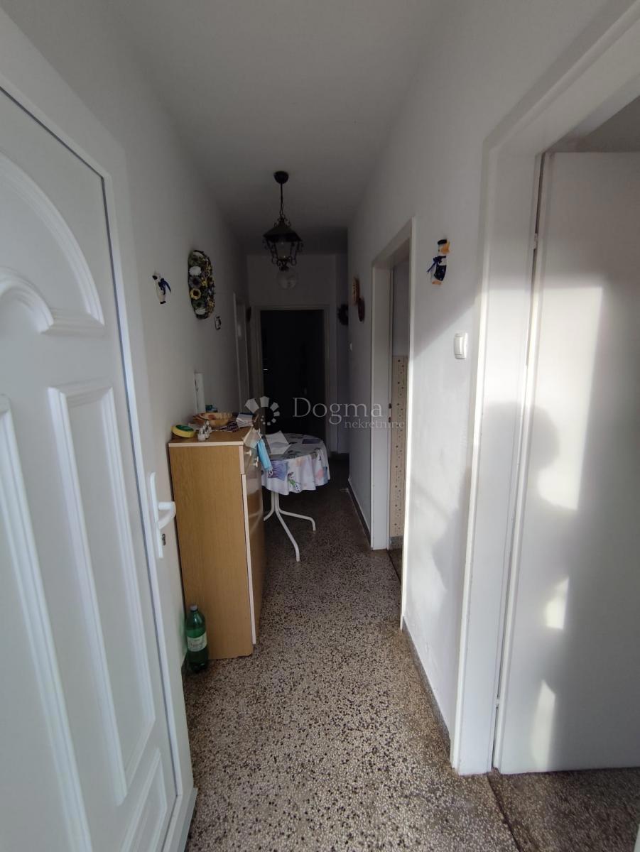 Hiša Raslina, Šibenik - Okolica, 85m2