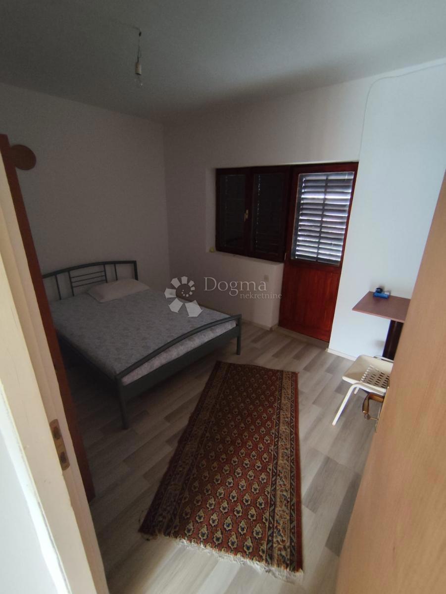 Hiša Raslina, Šibenik - Okolica, 85m2