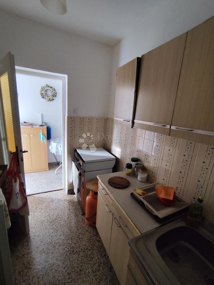 Hiša Raslina, Šibenik - Okolica, 85m2