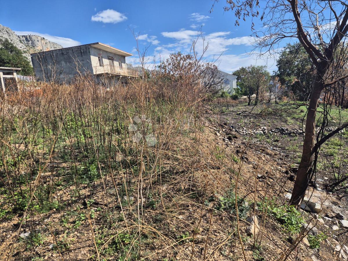 Zazidljivo zemljišče Jesenice, Dugi Rat, 750m2