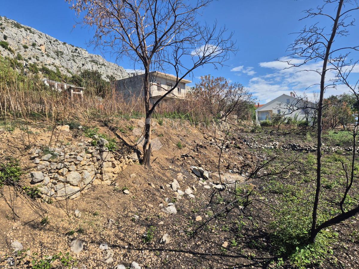 Zazidljivo zemljišče Jesenice, Dugi Rat, 750m2