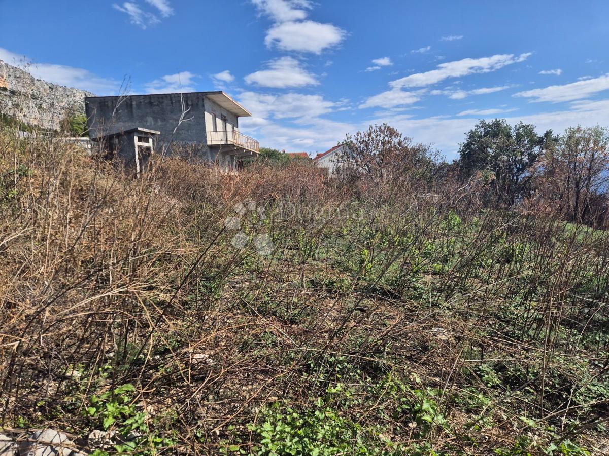 Zazidljivo zemljišče Jesenice, Dugi Rat, 750m2