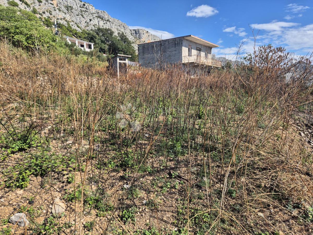 Zazidljivo zemljišče Jesenice, Dugi Rat, 750m2