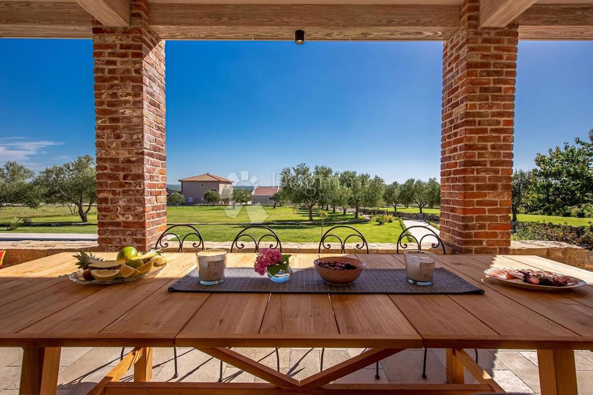 Hiša Murvica, Poličnik, 360m2