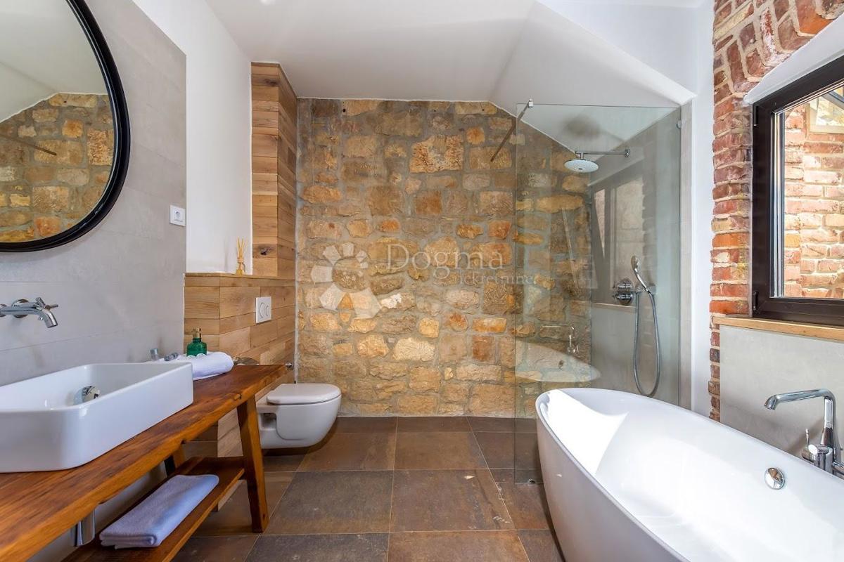 Hiša Murvica, Poličnik, 360m2