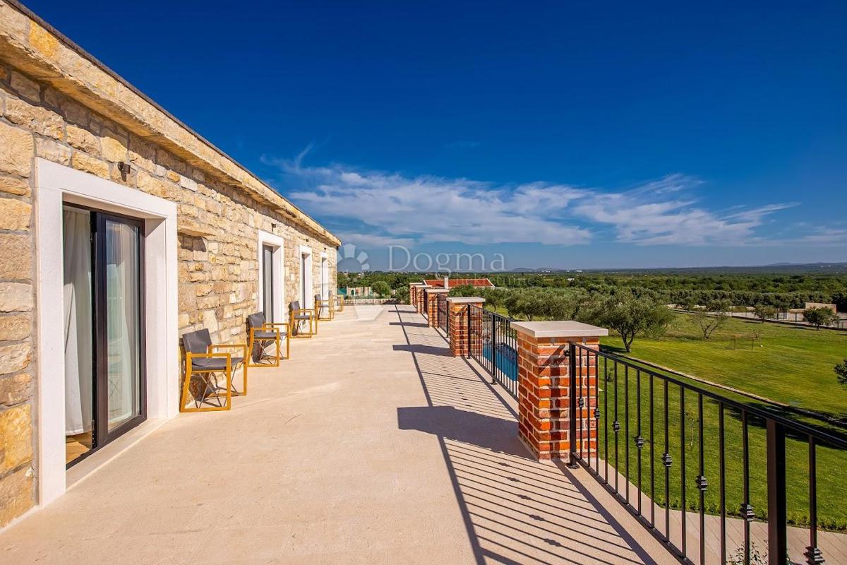 Hiša Murvica, Poličnik, 360m2