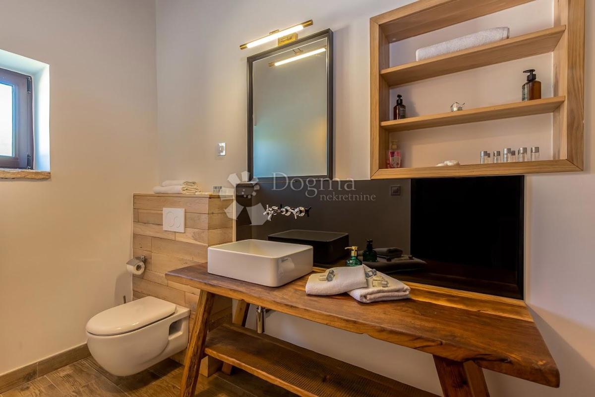 Hiša Murvica, Poličnik, 360m2