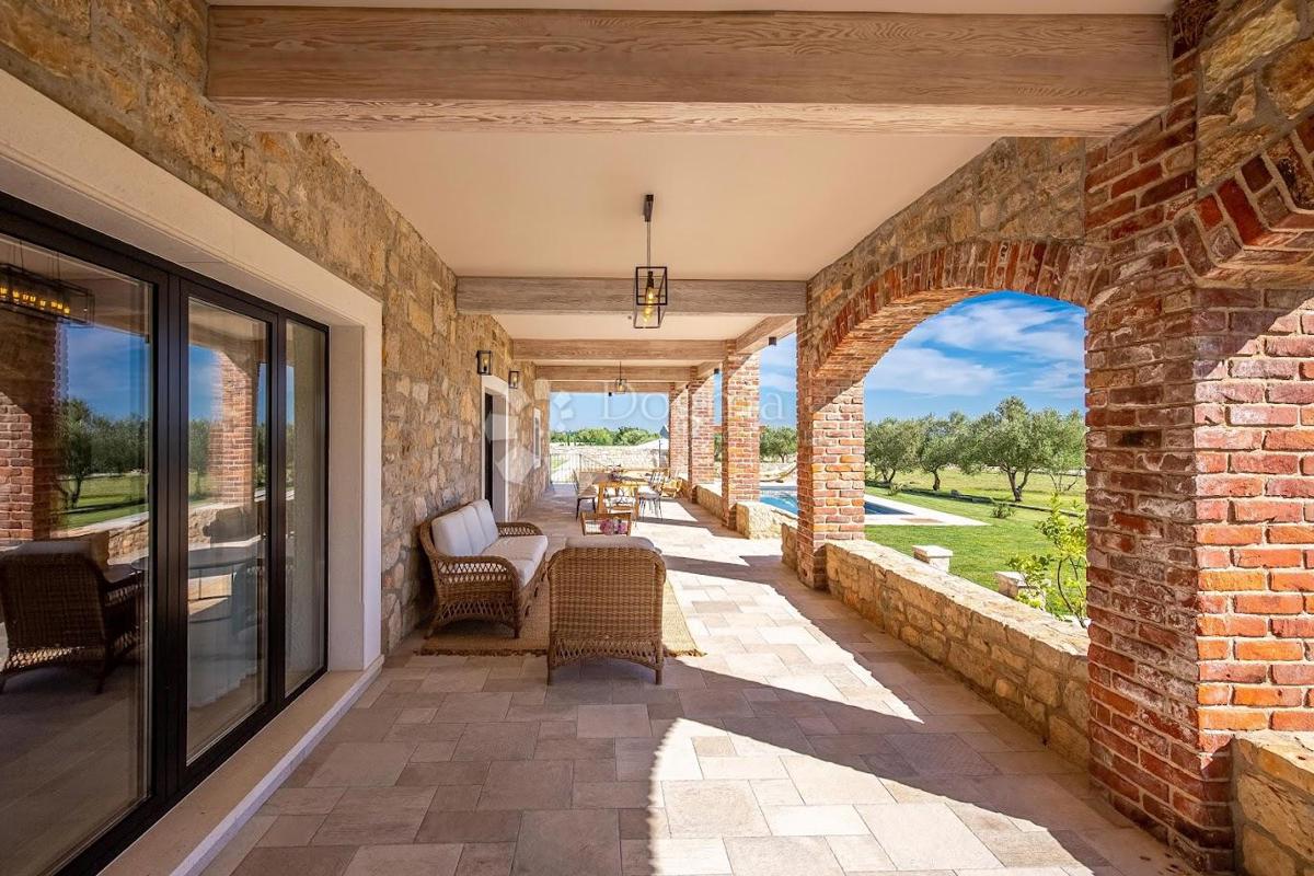 Hiša Murvica, Poličnik, 360m2