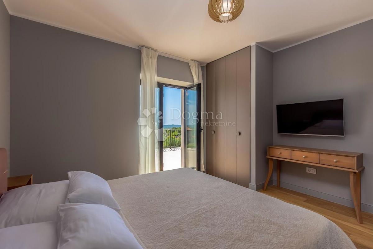 Hiša Murvica, Poličnik, 360m2